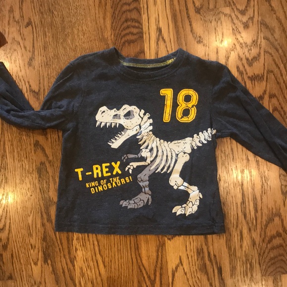 Shirts - Picture 3 of 4